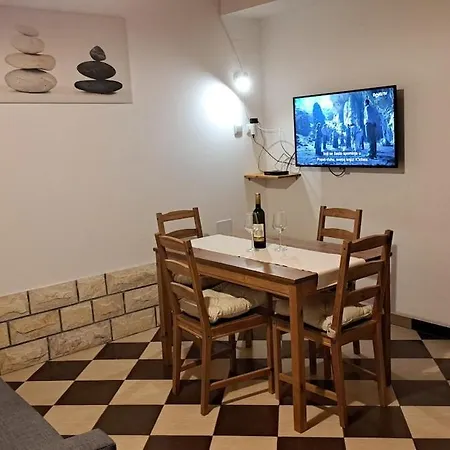 Дом отдыха House Tomina With Two *