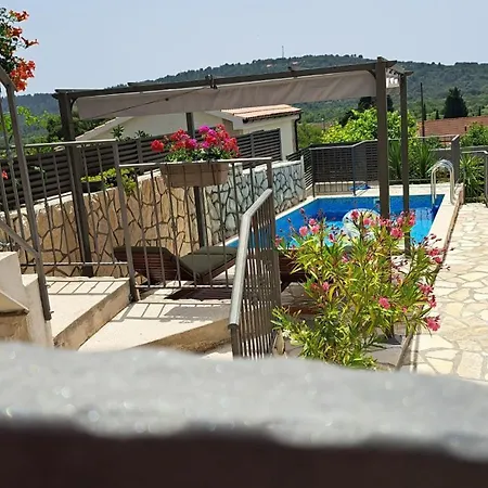 Дом отдыха House Tomina With Two Donje Selo na Solti